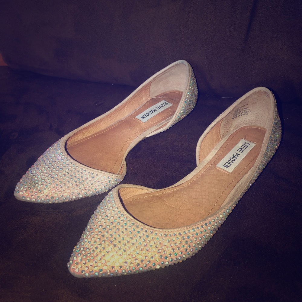 Steve Madden Beige Flats